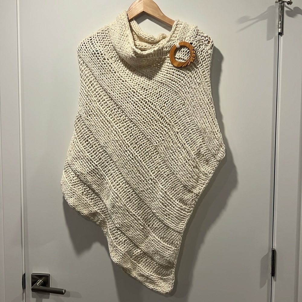 Handmade Shrug, Wood Detail